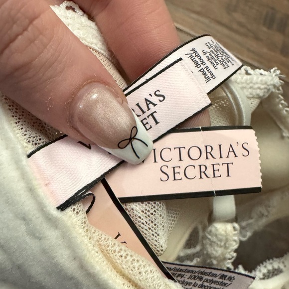 Victoria’s Secret (NWT) Mesh dot longline lace bra - Nude white - Picture 5 of 5